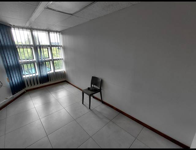 147M² OFFICE TO LET IN VORNA VALLEY